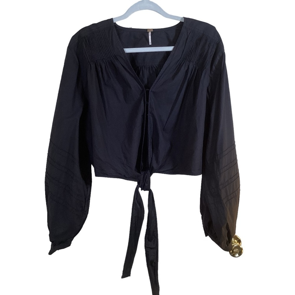 Free People Women’s Black Long Sleeve Knot Blouse.  Size M